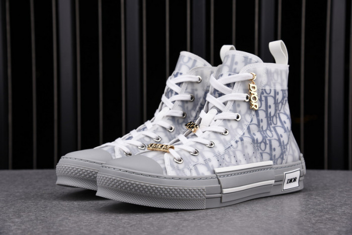 D10R B23 Oblique High Top Sneaker