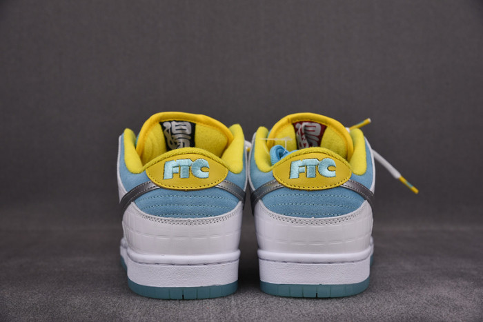 How the FTC x Nike SB Dunk Low DH7687-400