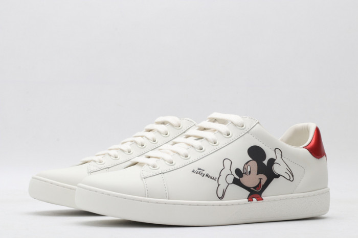 Gu66 Ace Embroidered Low-Top Sneaker