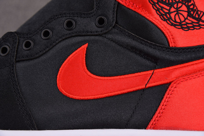 Air Jordan 1 Retro High OG Satin Bred FD4810-061