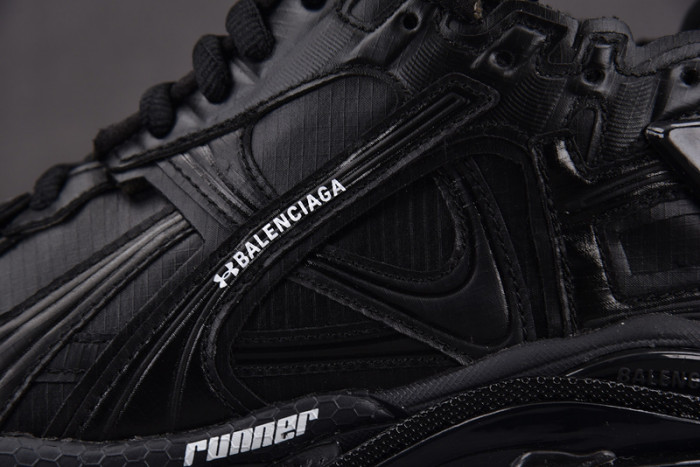 BLCG Runner Sneaker 813794 WRUCU 1000