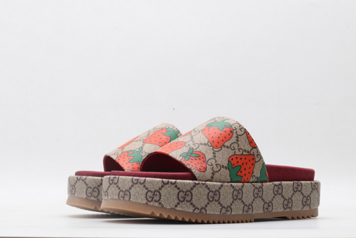 Gu66 SLIPPERS