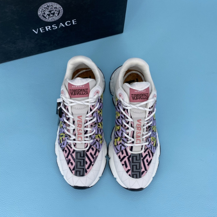 VERS SNEAKERS