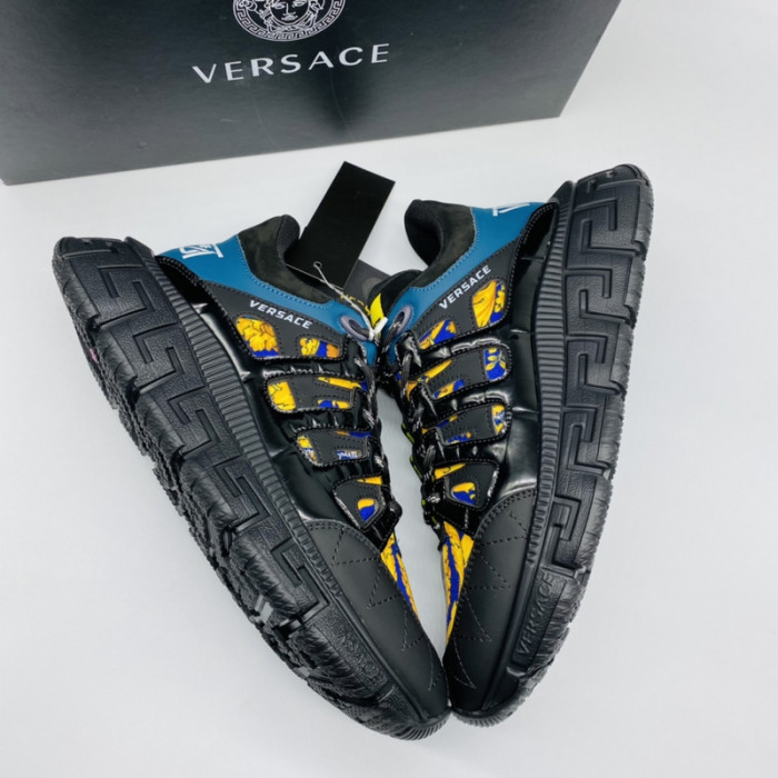 VERS SNEAKERS