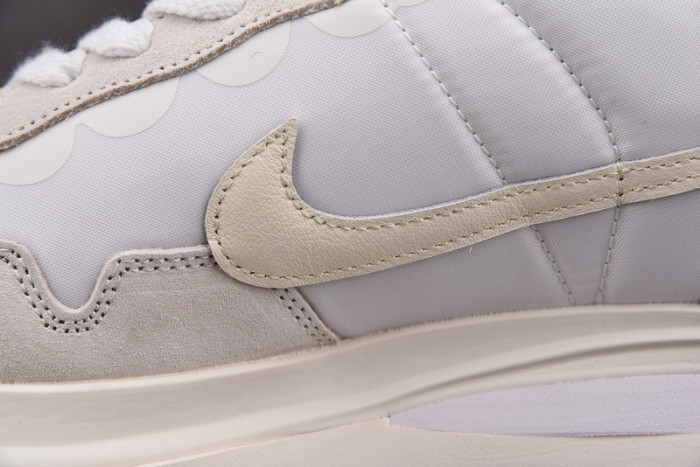Nike Vaporwaffle Sacai Sail Gum DD1875-100