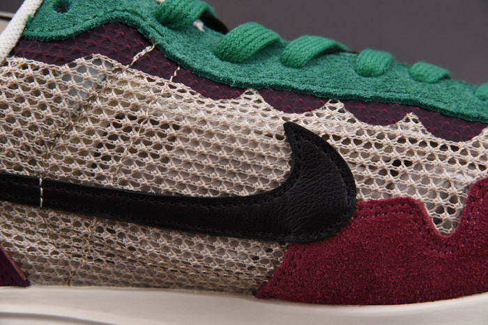Nike Vaporwaffle sacai Villain Red Neptune Green DD3035-200