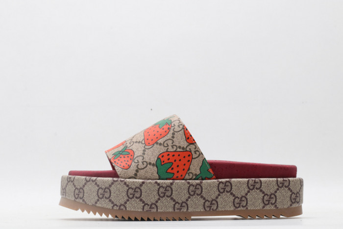 Gu66 SLIPPERS