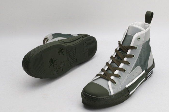D10R B23 Oblique High Top Sneaker