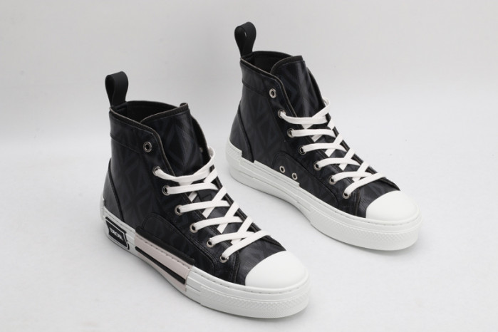 D10R B23 Oblique High Top Sneaker