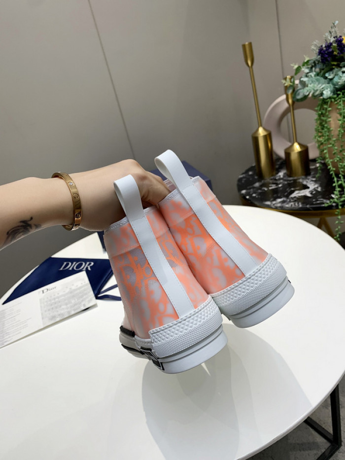 D10R B23 Oblique High Top Sneaker