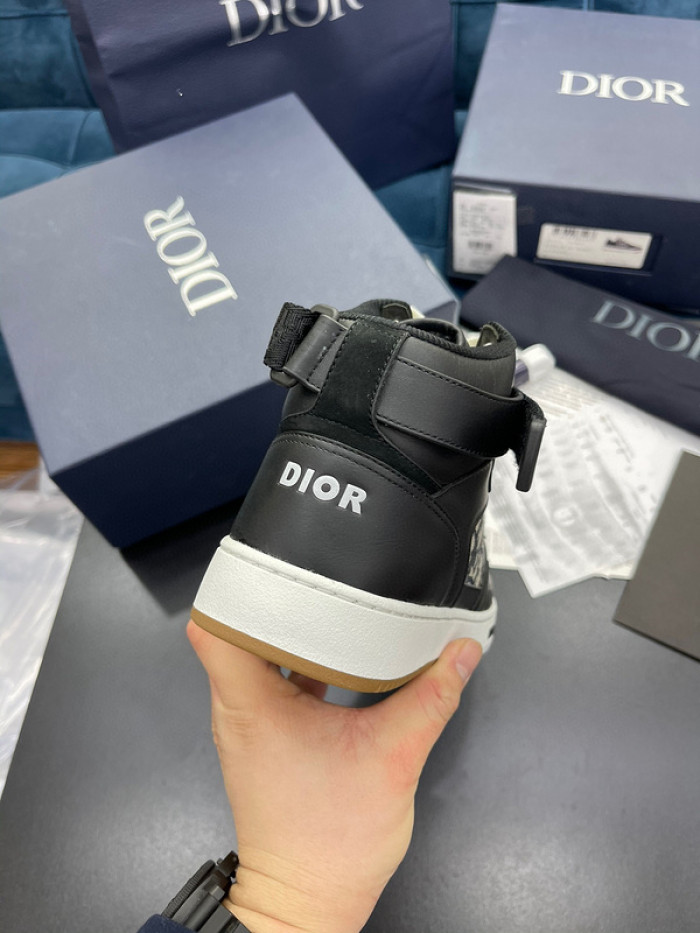 D10R B27 Sneaker