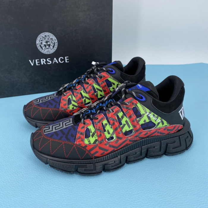 VERS SNEAKERS