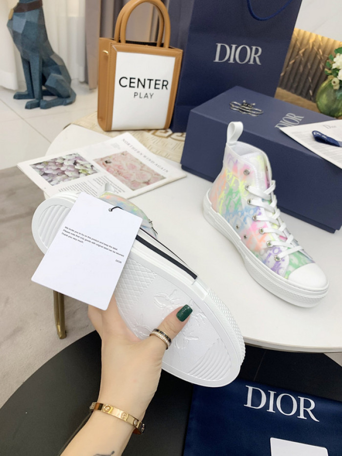 D10R B23 Oblique High Top Sneaker
