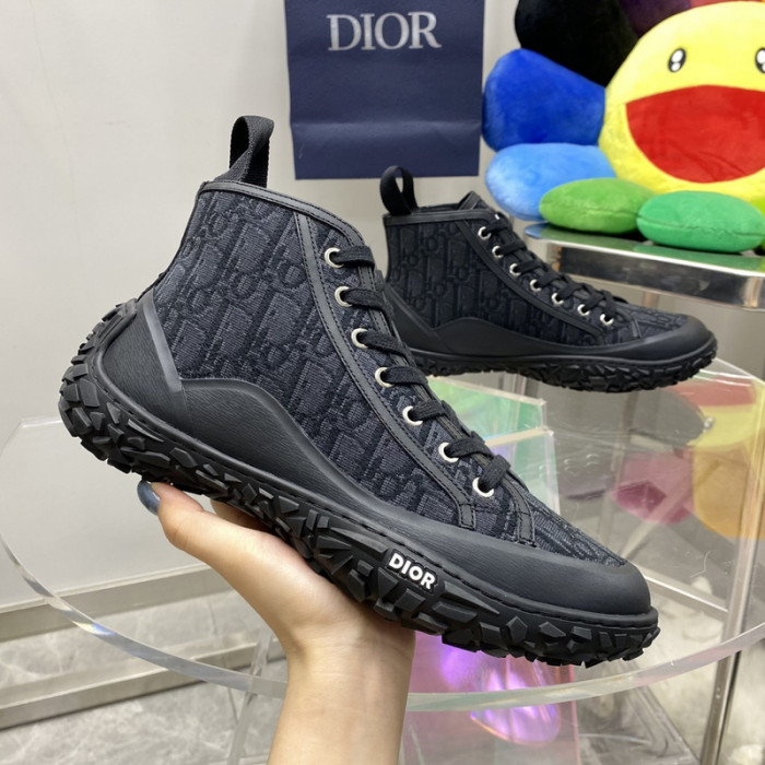 D10R SNEAKER