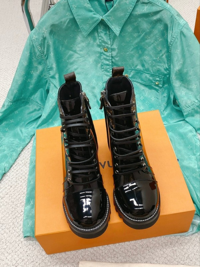 lou1su1tt Boots