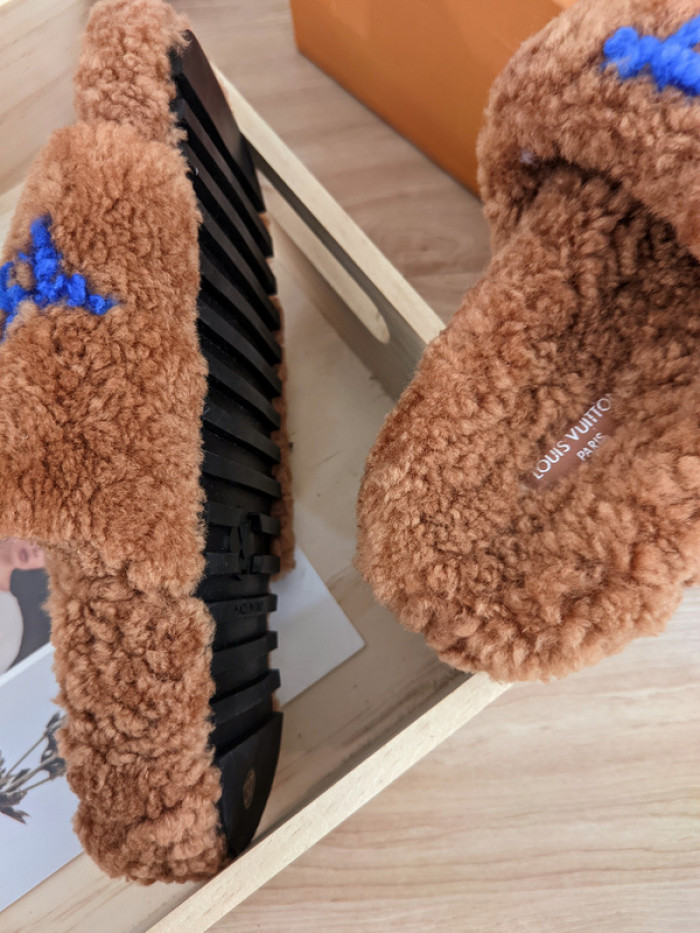 Lou1su1tt slides