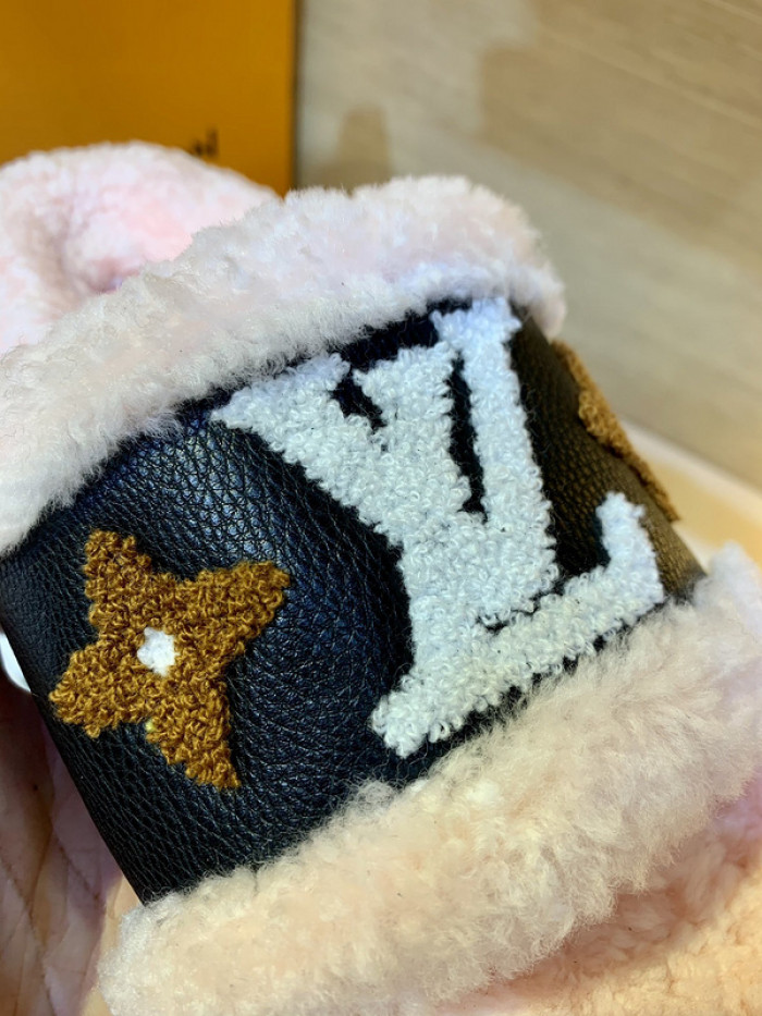 Lou1su1tt slides