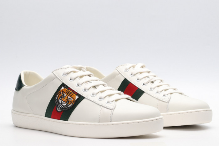 Gu66 Ace Embroidered Low-Top Sneaker
