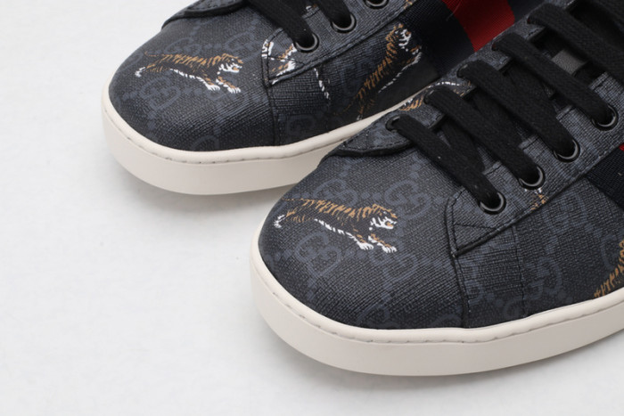 Gu66 Ace Embroidered Low-Top Sneaker