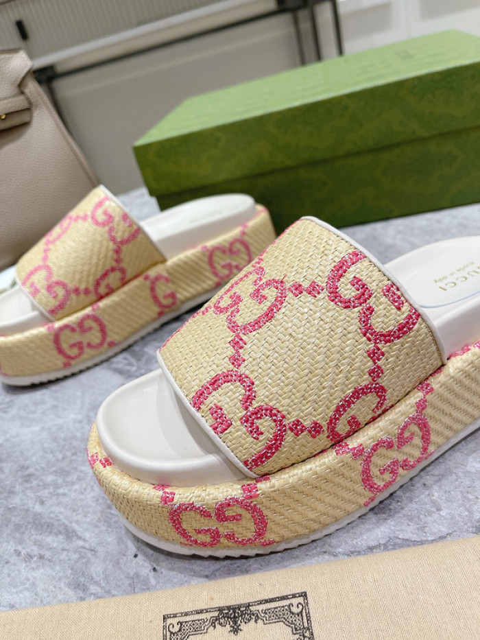 Gu66 SLIPPERS