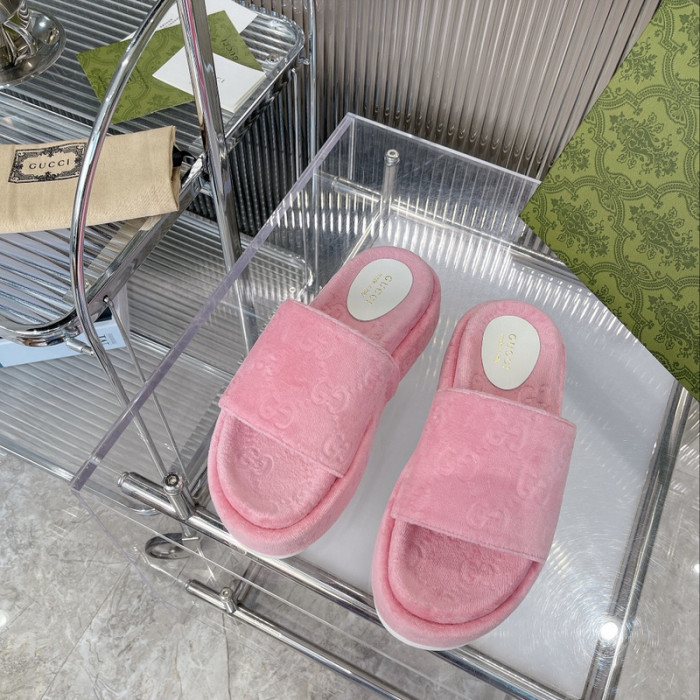 Gu66 SLIPPERS