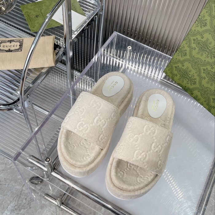 Gu66 SLIPPERS