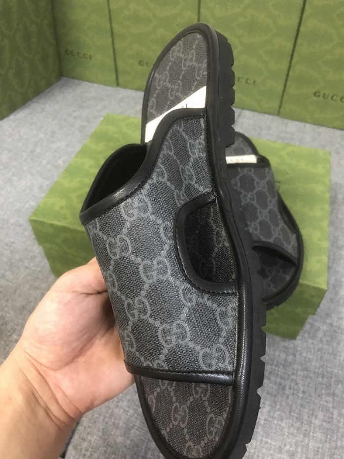Gu66 SLIPPERS