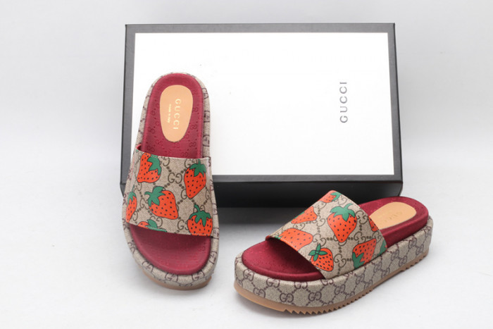 Gu66 SLIPPERS