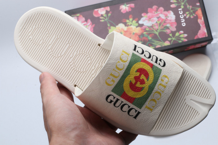 Gu66 SLIPPERS
