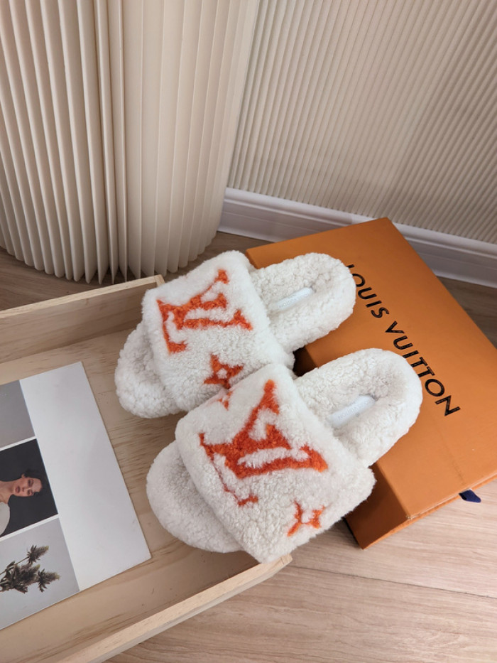 Lou1su1tt slides
