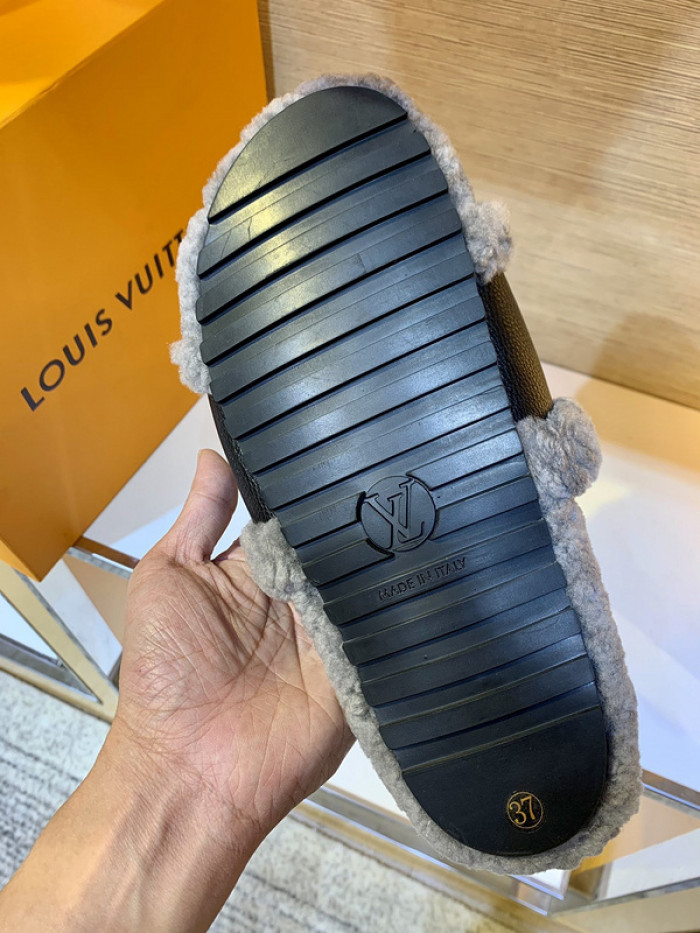 Lou1su1tt slides