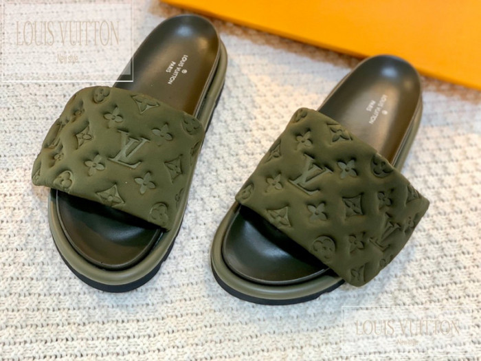 Lou1su1tt slides