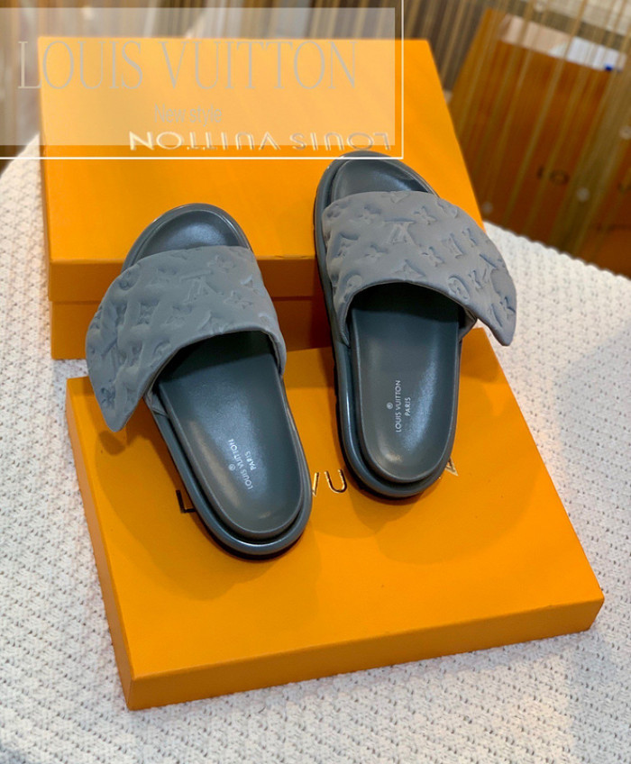 Lou1su1tt slides