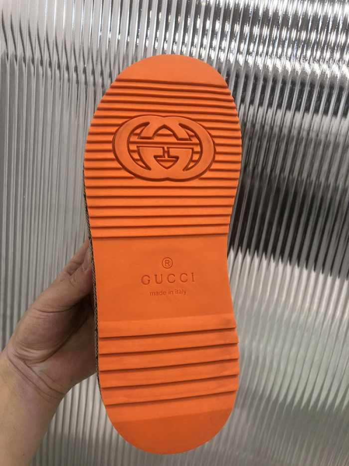 Gu66 SLIPPERS