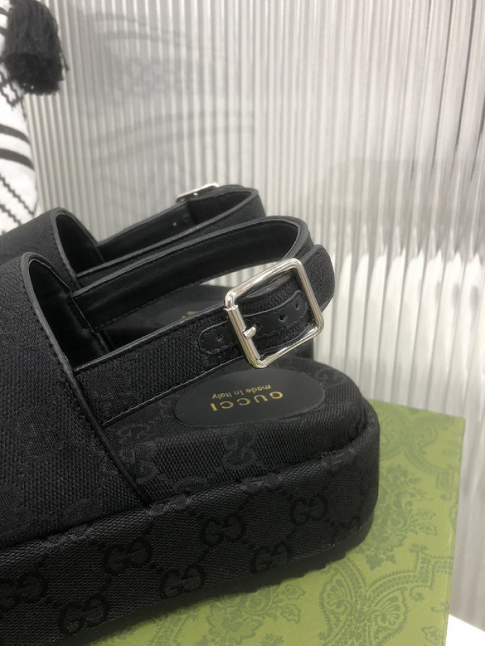 Gu66 SLIPPERS