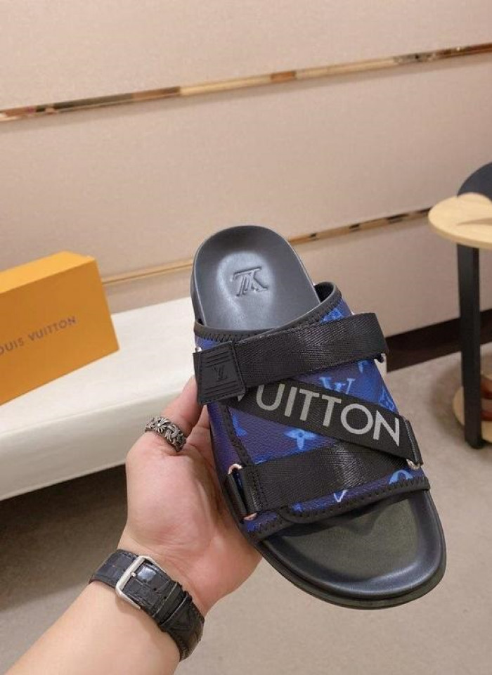 Lou1su1tt slides