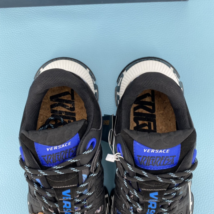 VERS SNEAKERS