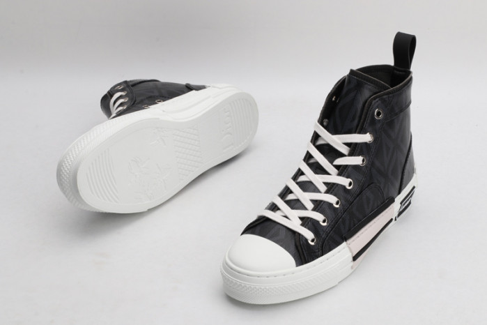 D10R B23 Oblique High Top Sneaker
