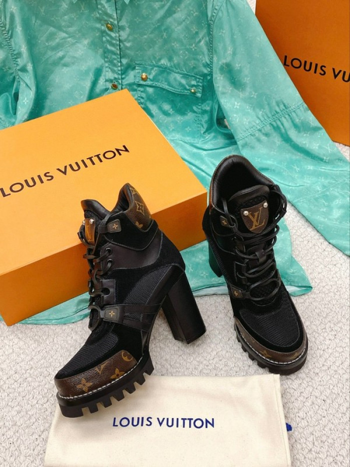 lou1su1tt Boots