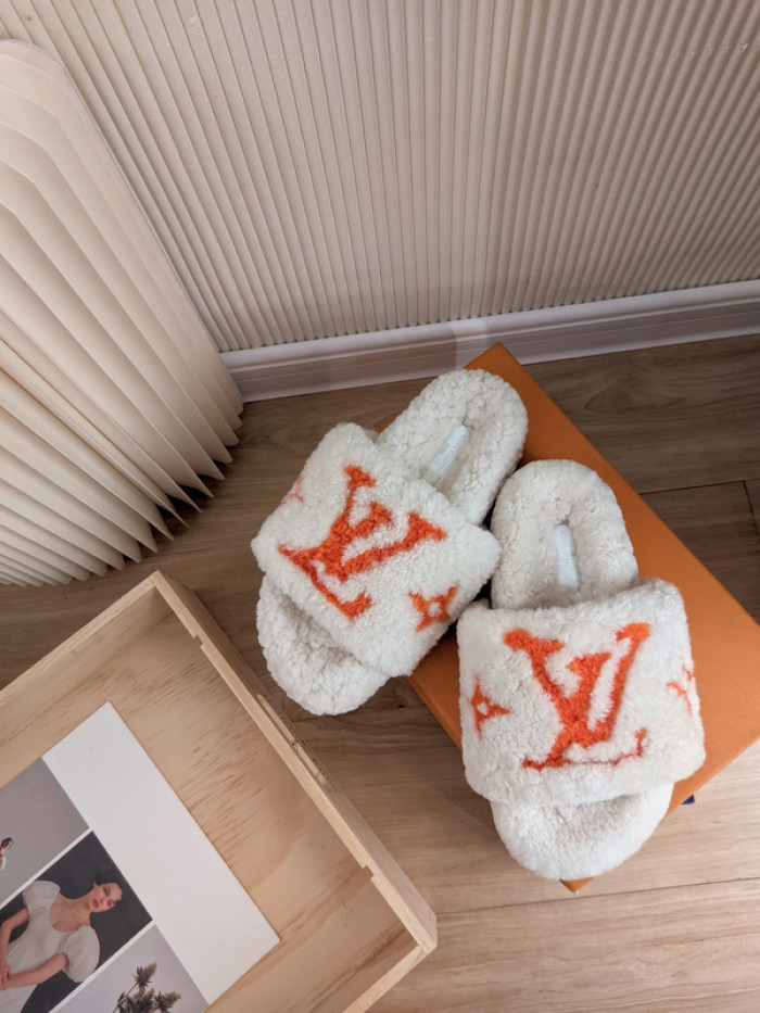 Lou1su1tt slides