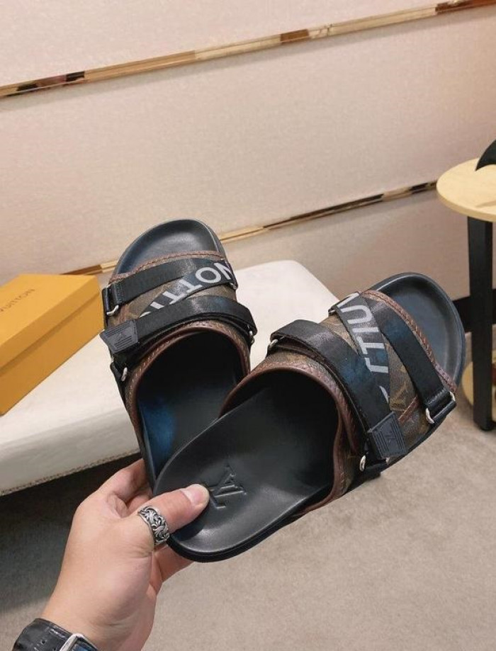 Lou1su1tt slides