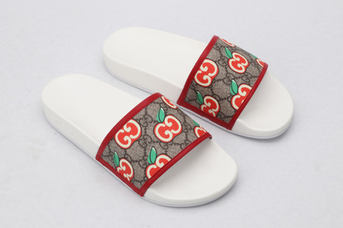 Gu66 SLIPPERS