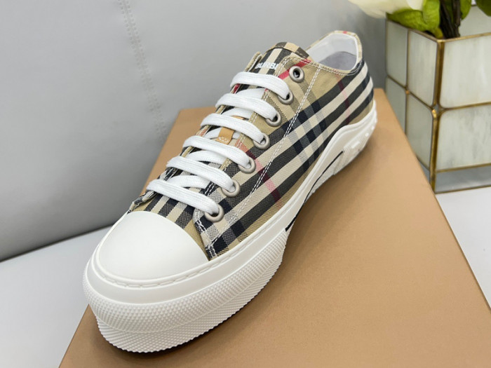 BUR SNEAKER