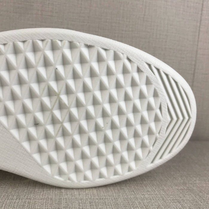 lou1su1tt Frontraw Sneaker