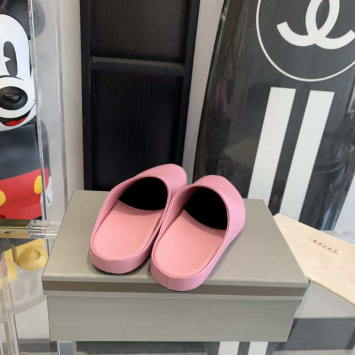 Marni Fur slides