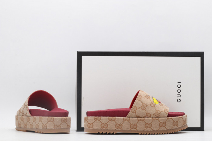 Gu66 SLIPPERS