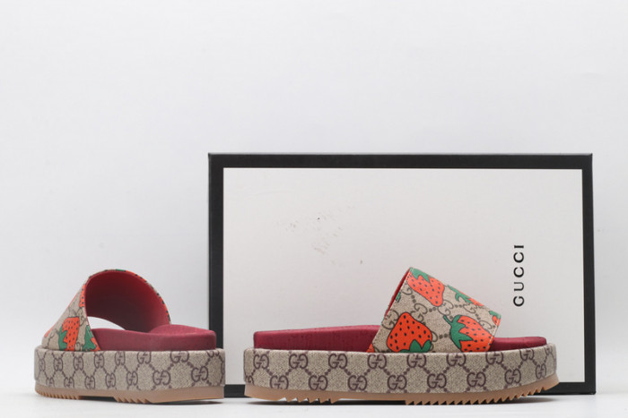 Gu66 SLIPPERS