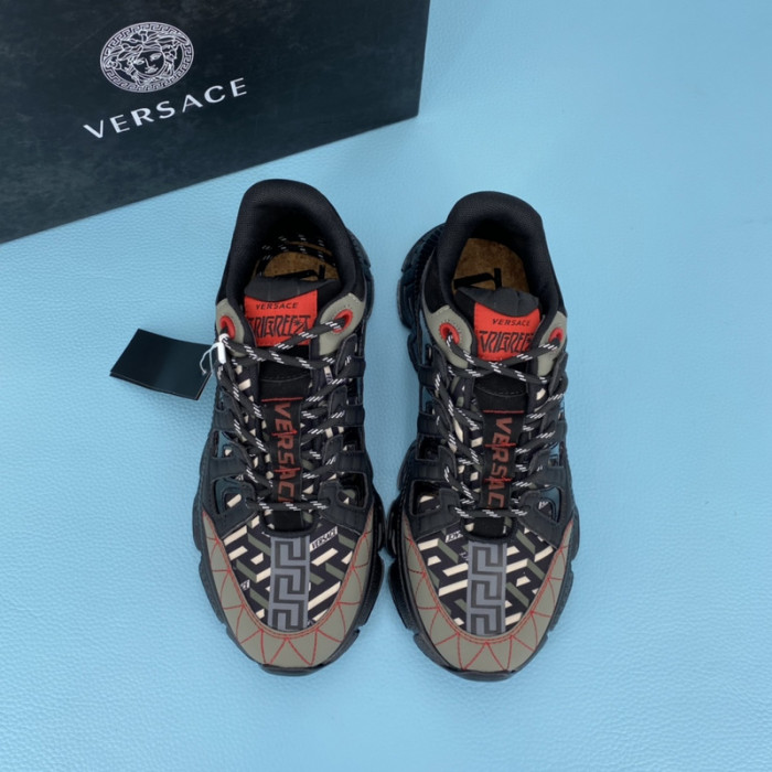 VERS SNEAKERS