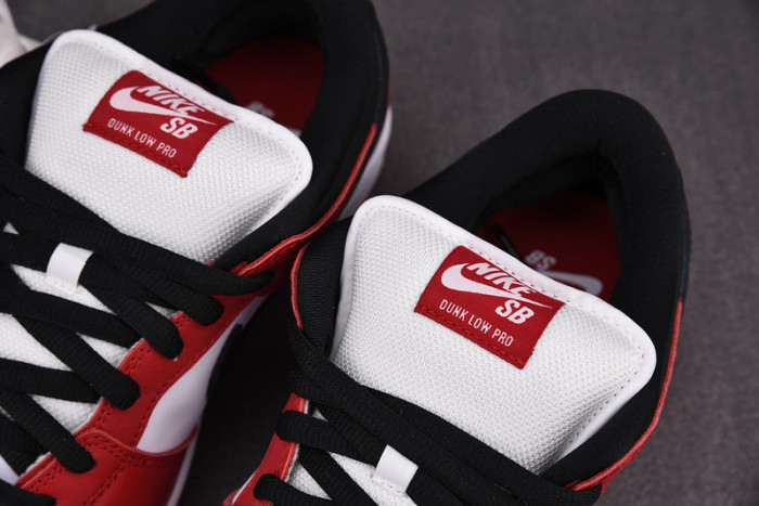 Nike SB Dunk Low J-Pack Chicago BQ6817-600
