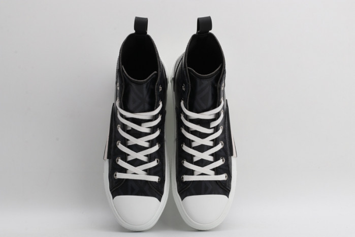 D10R B23 Oblique High Top Sneaker